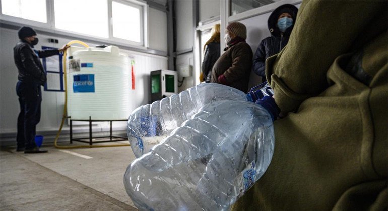 На востоке Украины обстреляли насосную станцию